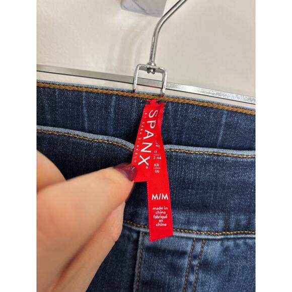 Spanx Jeans Womens Medium Dark Wash Distressed Skinny High Rise Pull On Raw Hem - Picture 3 of 5